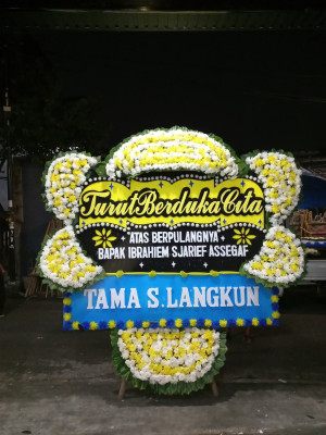 Papan Bunga Duka di Teluk Kabung Tengah